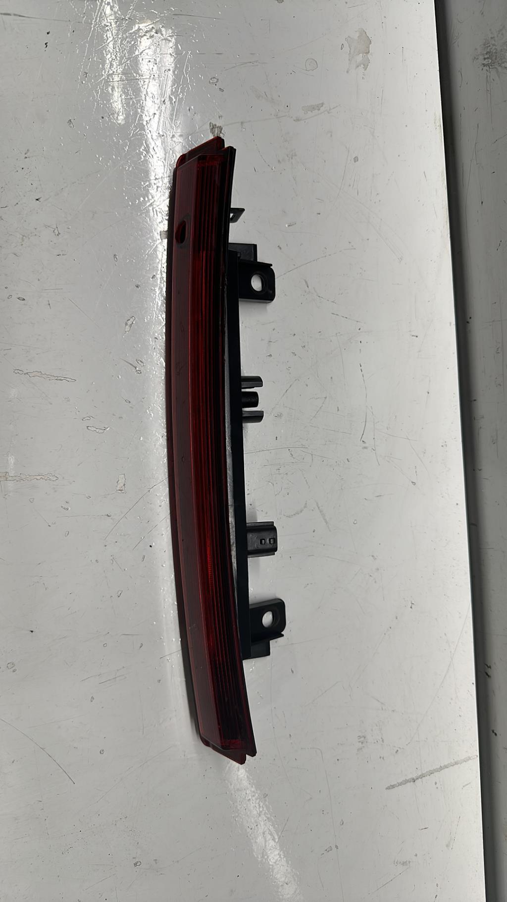 Feu arriere stop central RENAULT CLIO 4 PHASE 1 Essence - 1