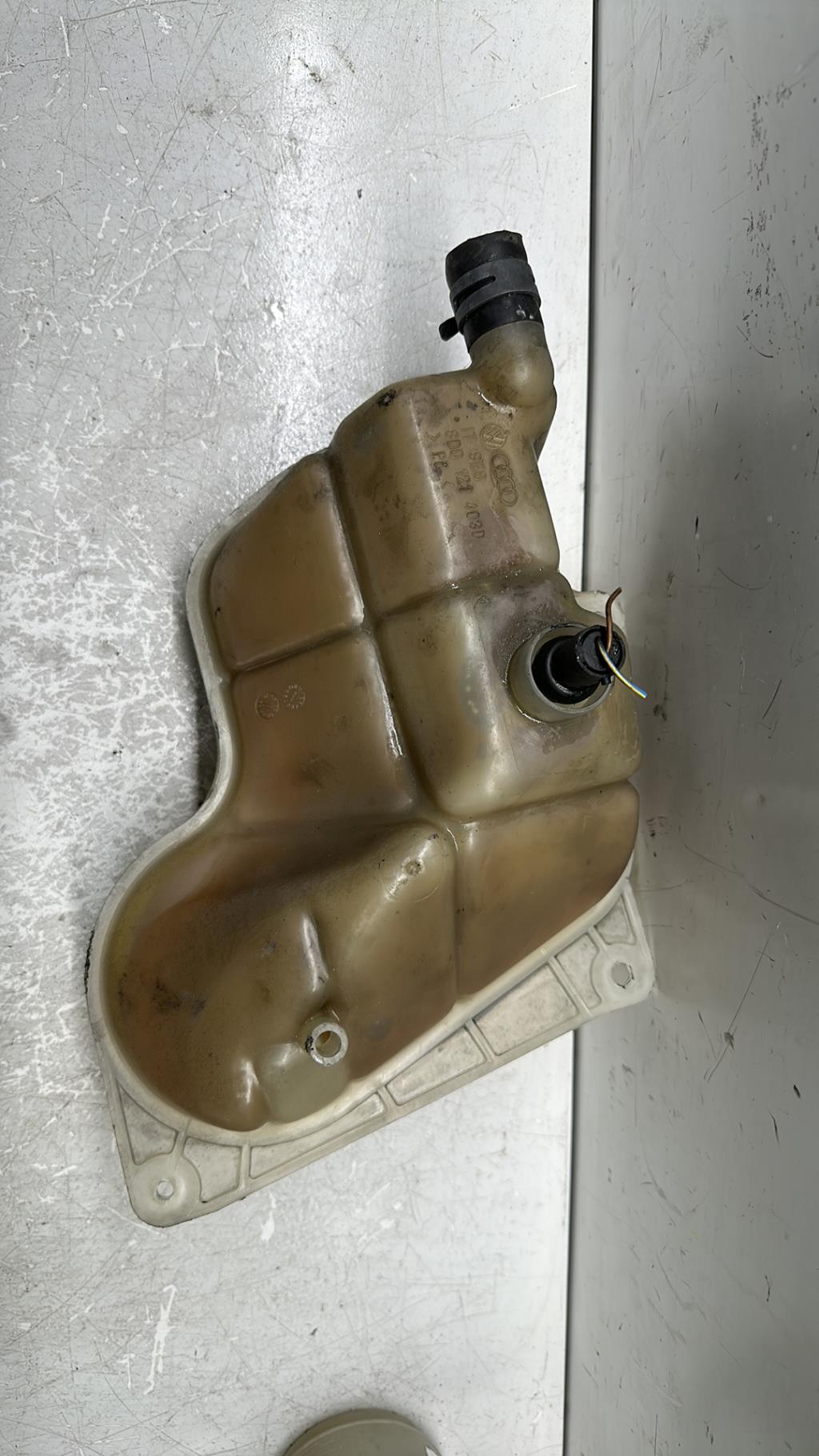 Vase d'expansion AUDI A4 1 PHASE 1 Diesel - 1