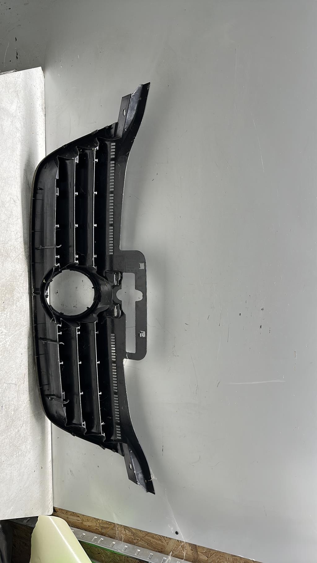 Calandre VOLKSWAGEN TOURAN 1 PHASE 1 Diesel - 1