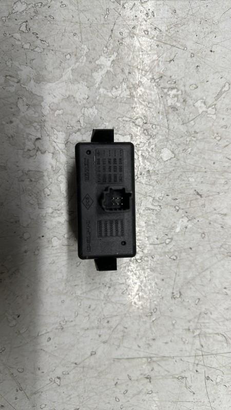 Bouton de warning RENAULT GRAND MODUS PHASE 2 Diesel - 1