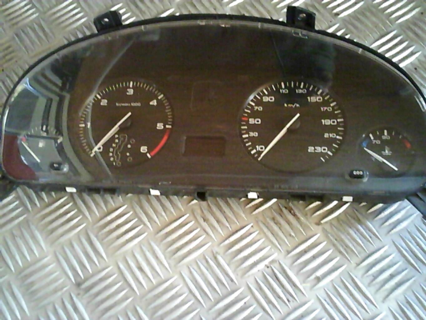 Compteur PEUGEOT 406 PHASE 2 Diesel - 1