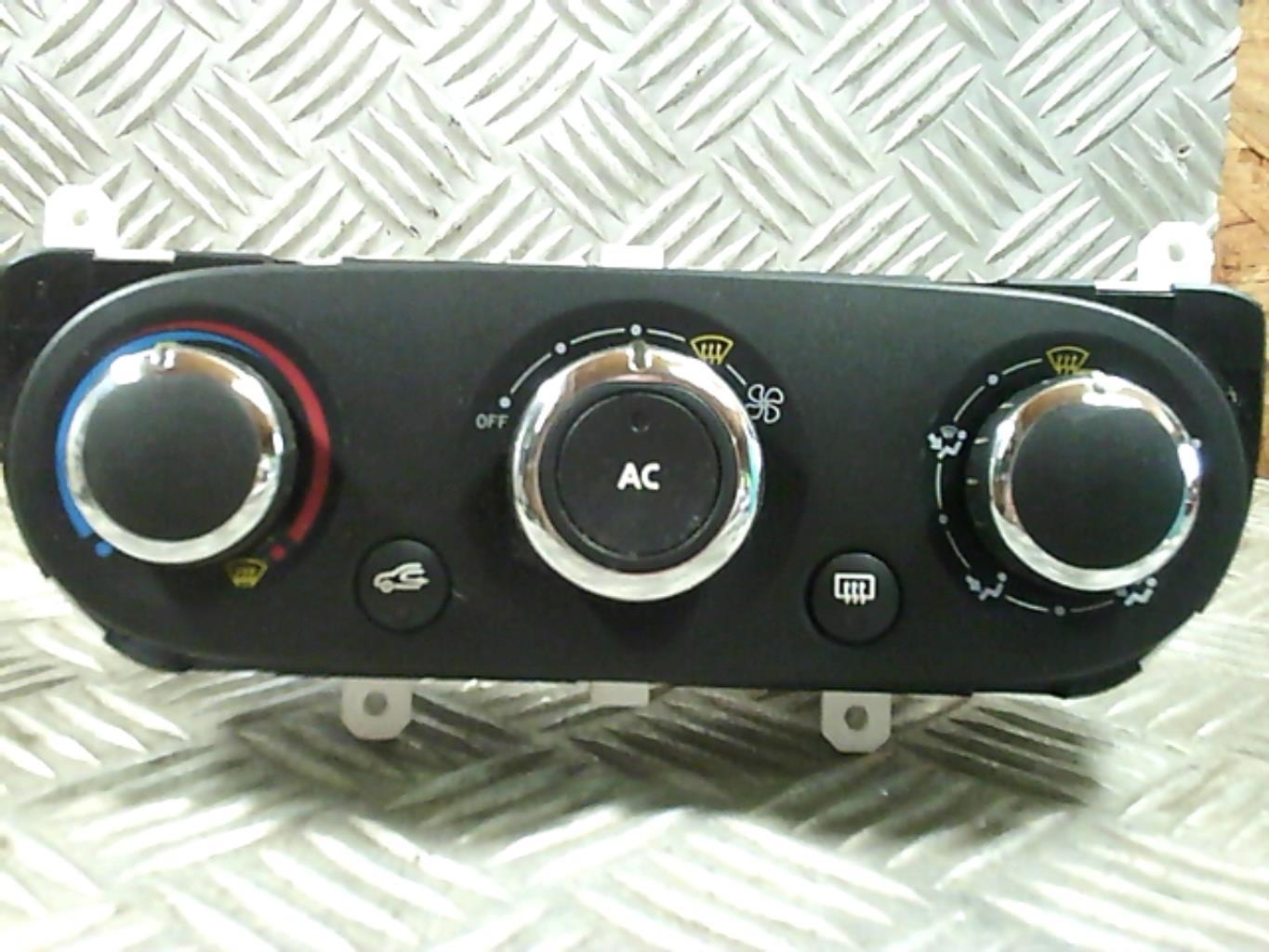 Commande chauffage RENAULT CLIO 4 PHASE 1 Diesel - 1