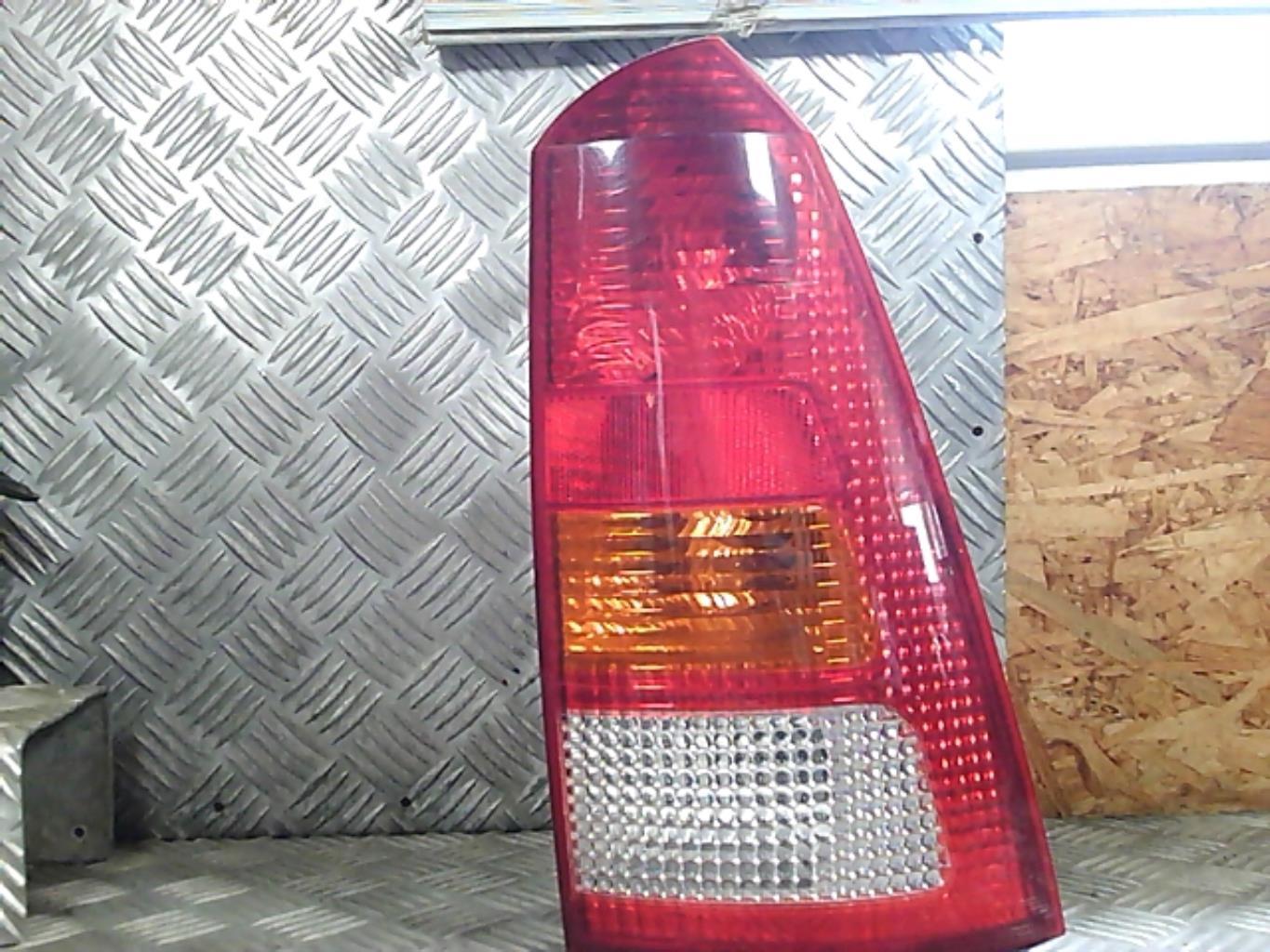 Feu arriere principal droit (feux) FORD FOCUS 1 BREAK Diesel - 1
