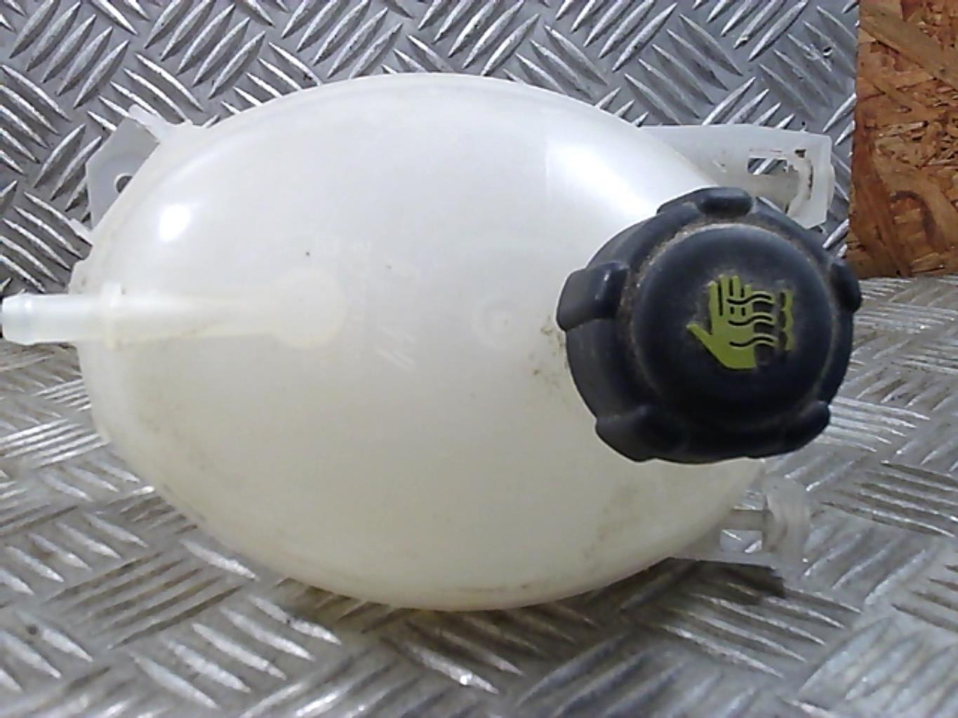 Vase d'expansion RENAULT CLIO 4 PHASE 1 Diesel - 1