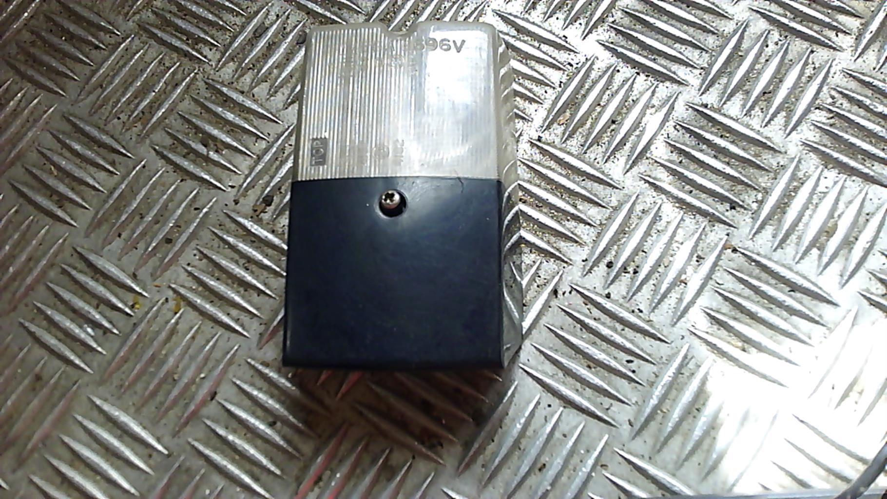 Cabochon arriere droit RENAULT R5  - 1