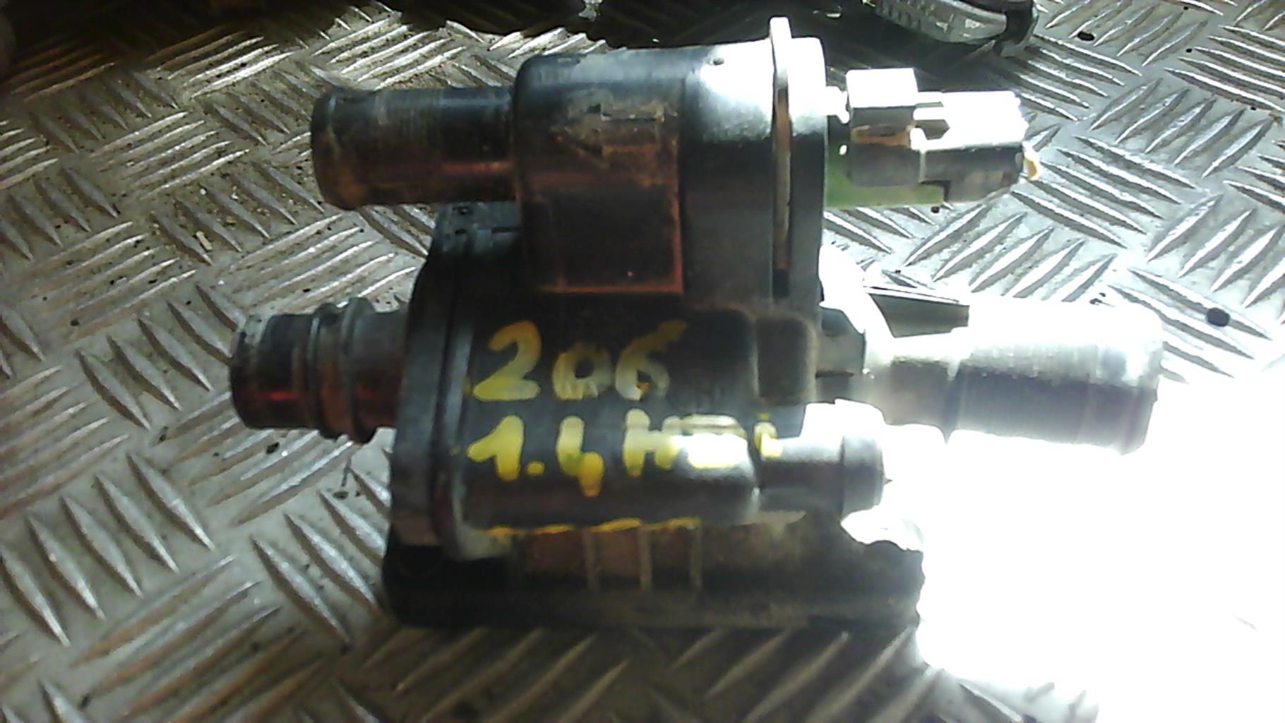Boitier eau PEUGEOT 206 PHASE 2 Diesel - 1