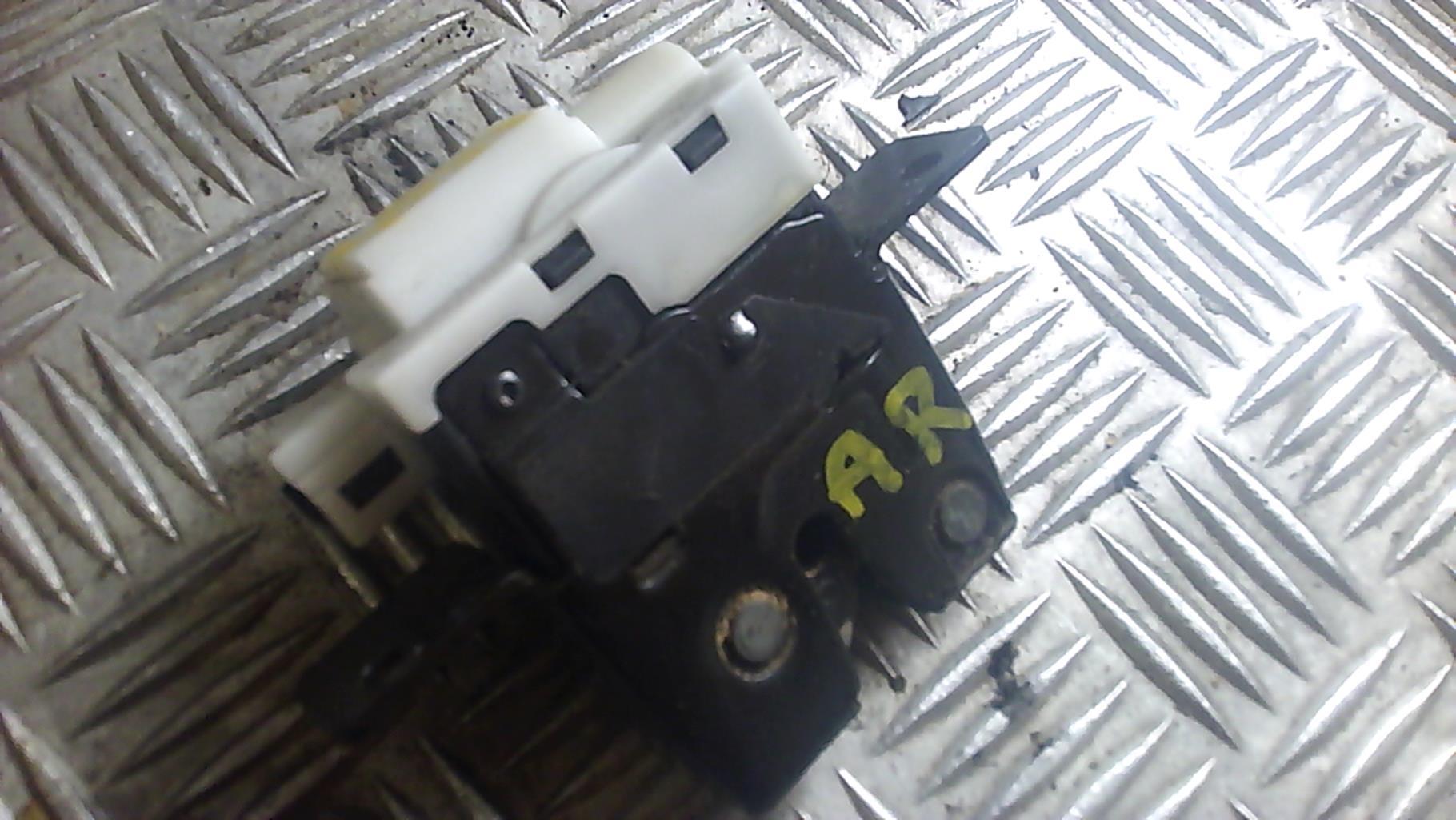 Serrure de hayon RENAULT MEGANE 2 PHASE 2 Diesel - 1