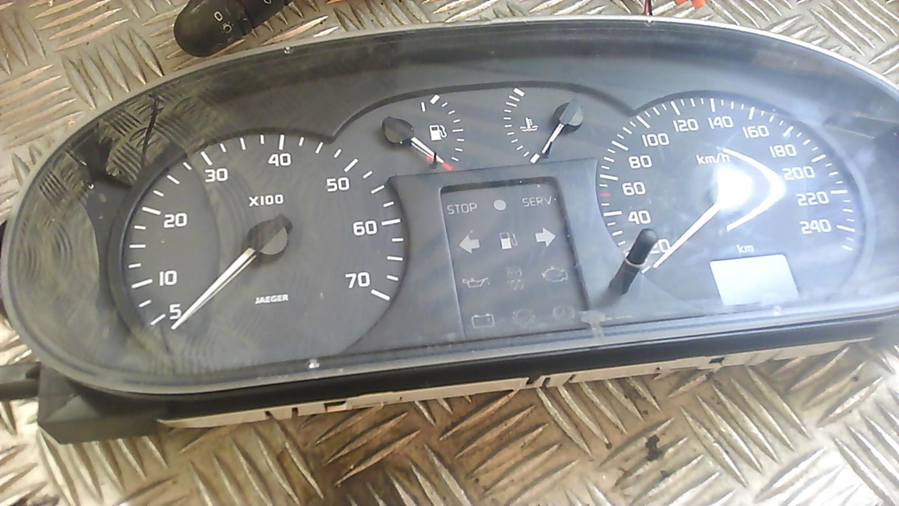 Compteur RENAULT MEGANE 1 BREAK Essence - 1