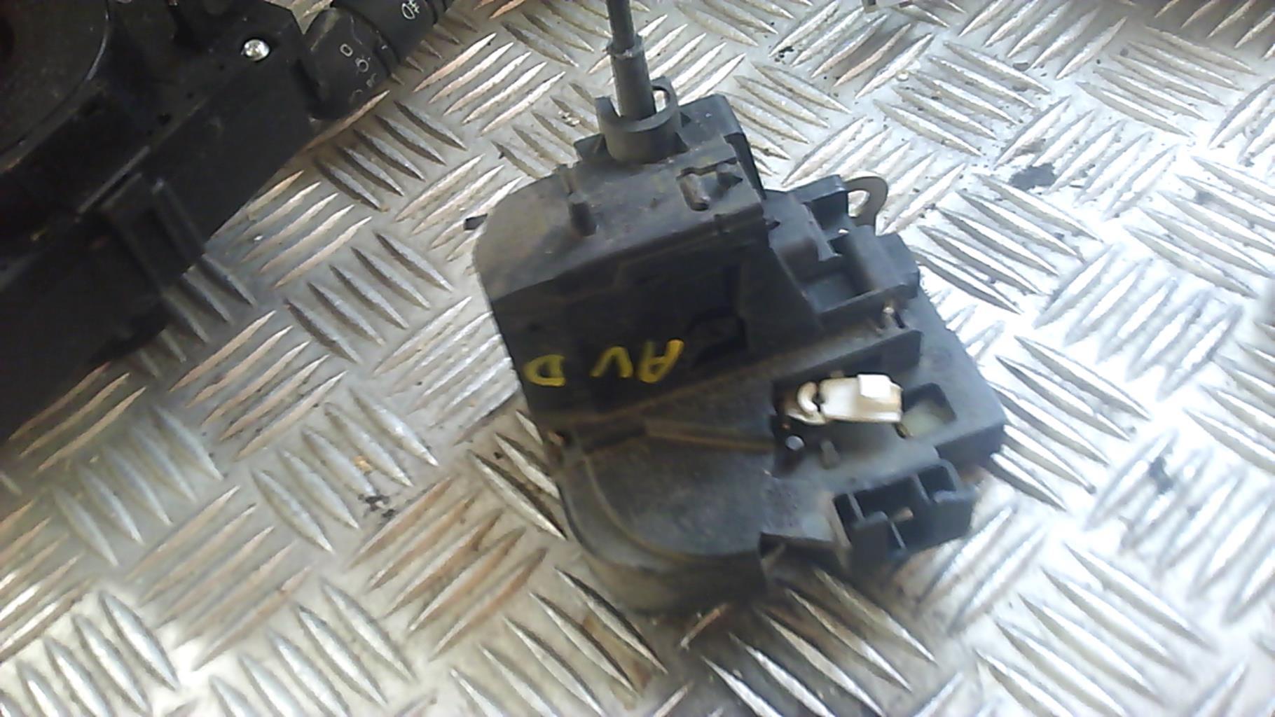 Serrure avant droit RENAULT MEGANE 1 BREAK Essence - 1