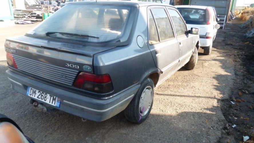 Porte arrière gauche occasion PEUGEOT 309 Phase 2 - 1.4i - Auto Casse Bouvier