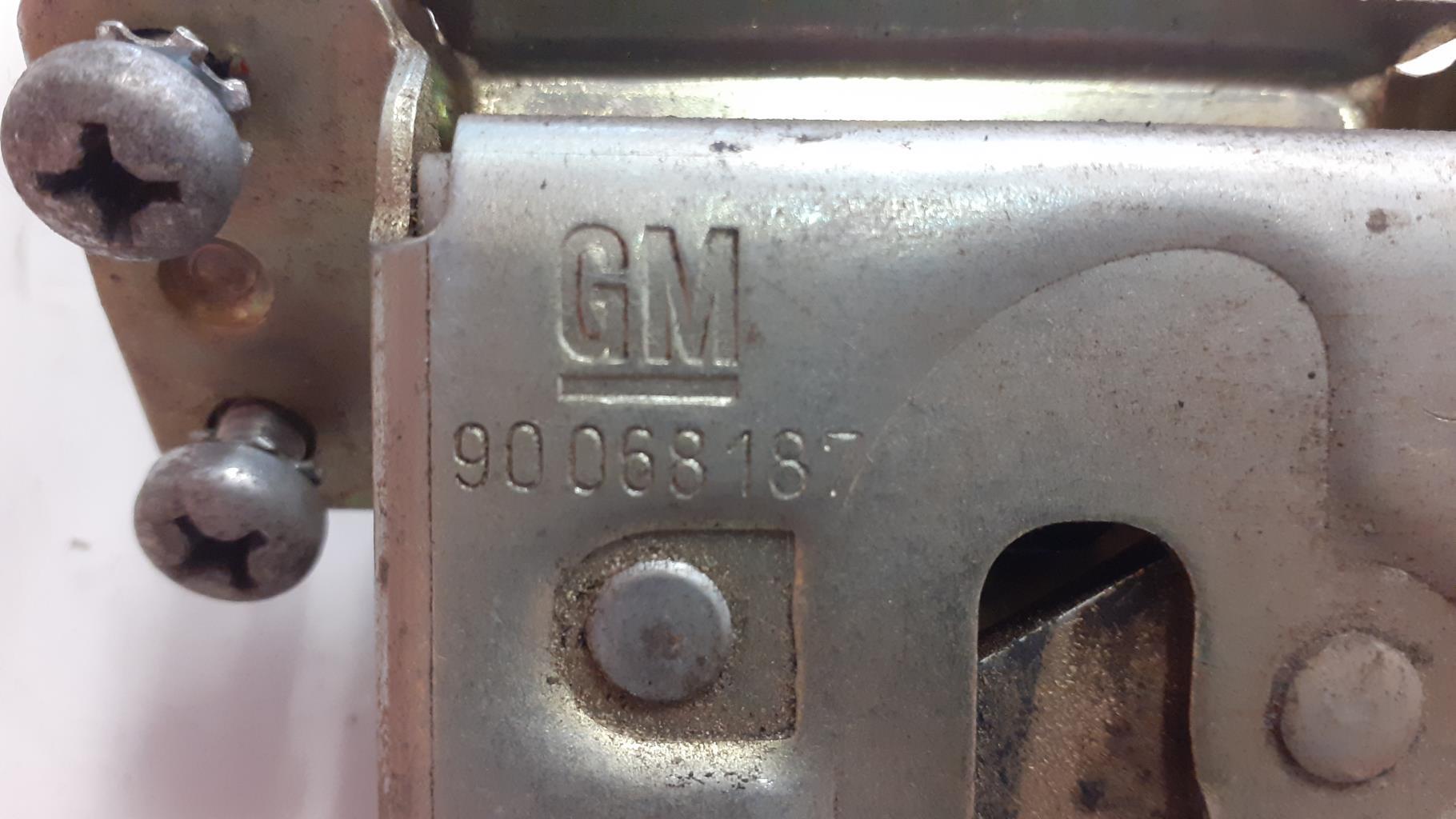 Serrure de coffre OPEL KADETT D Essence - 1