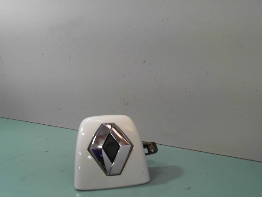 Bouton de coffre RENAULT CLIO 2 CAMPUS PHASE 1 Diesel - 1