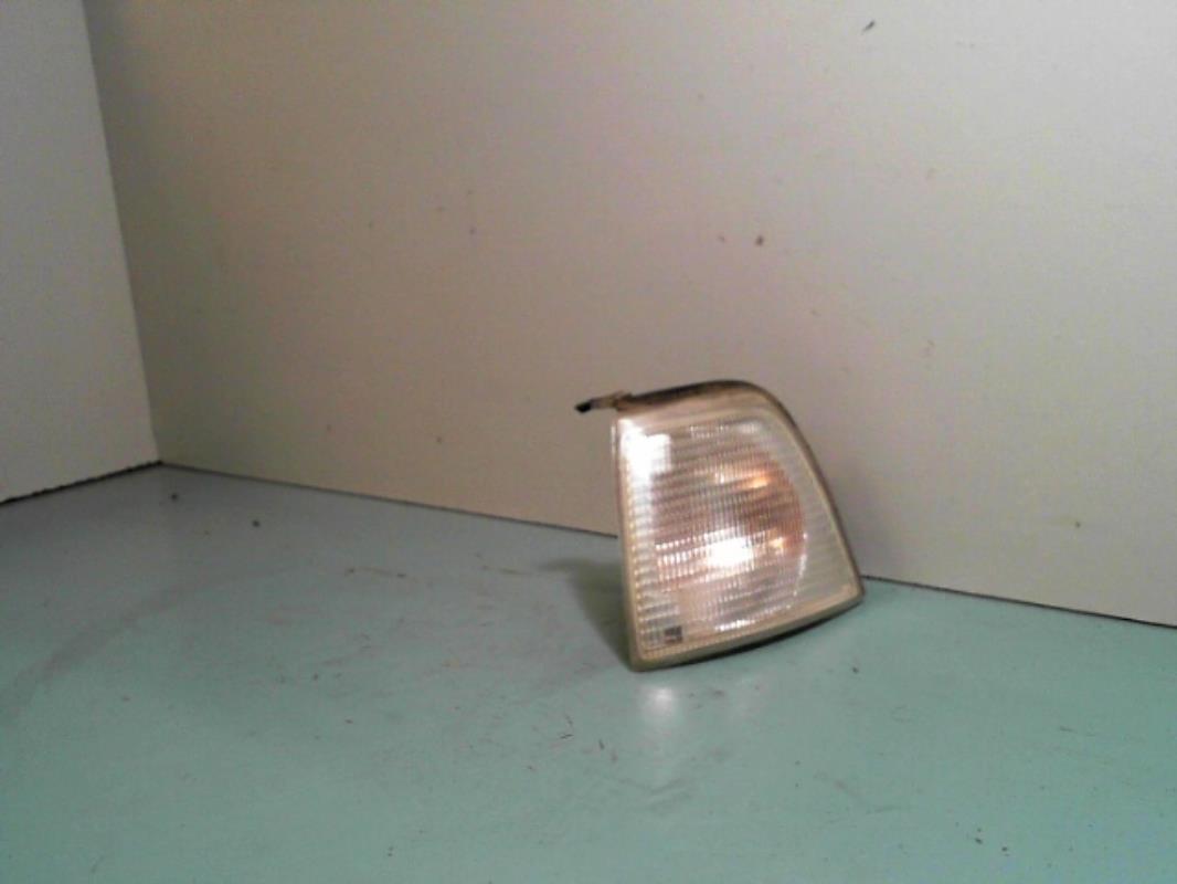 Gruppo ottico anteriore secondario sinistro (luci)(freccia) AUDI 80 3  - 1