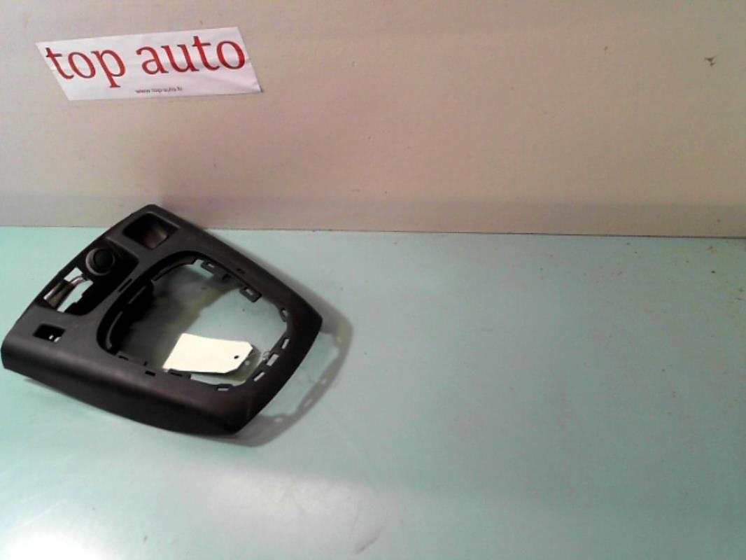 Console central (interieur plastique) RENAULT SCENIC 3 PHASE 1 Diesel - 1