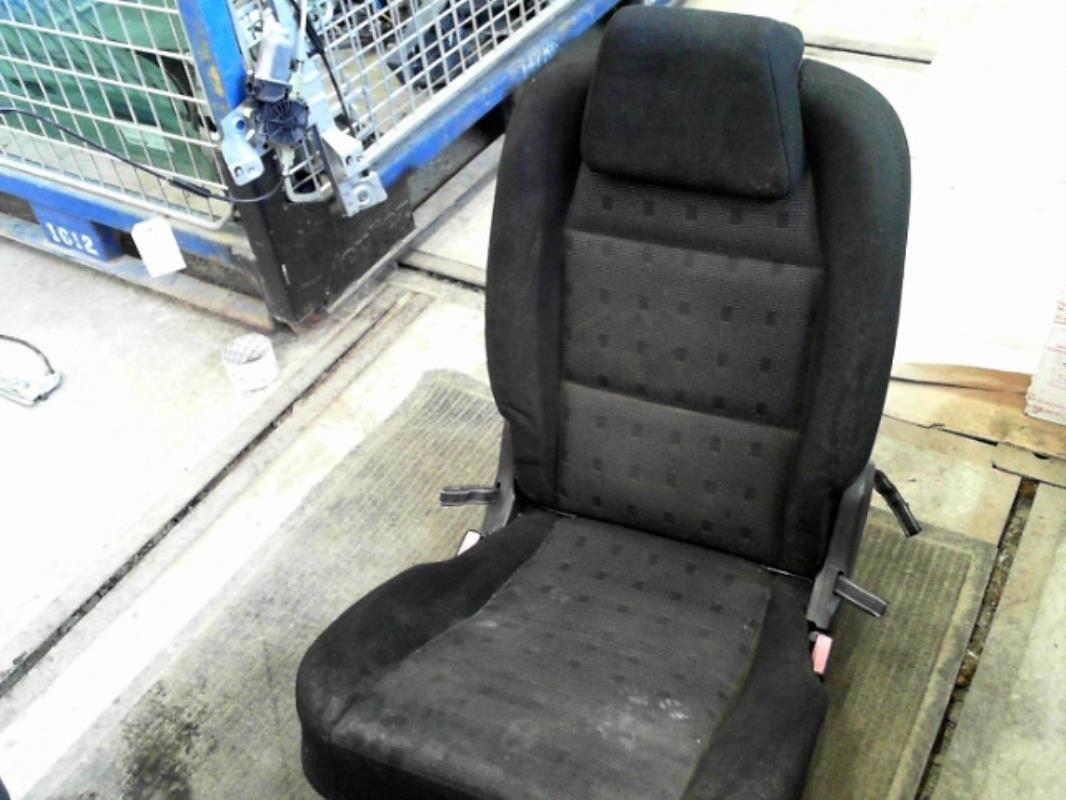 Siege central gauche PEUGEOT 307 PHASE 1 BREAK Diesel - 1