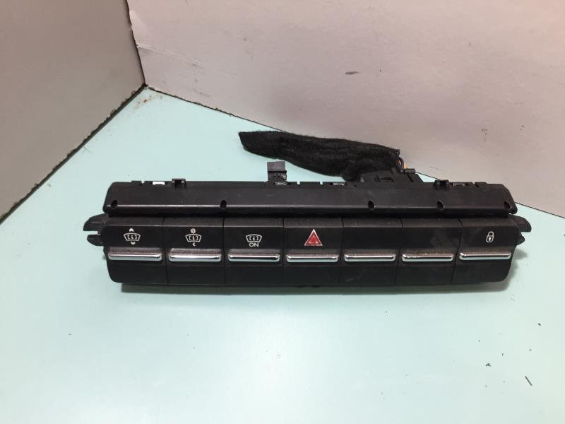 Bouton de warning PEUGEOT 5008 1 PHASE 1 Diesel - 1