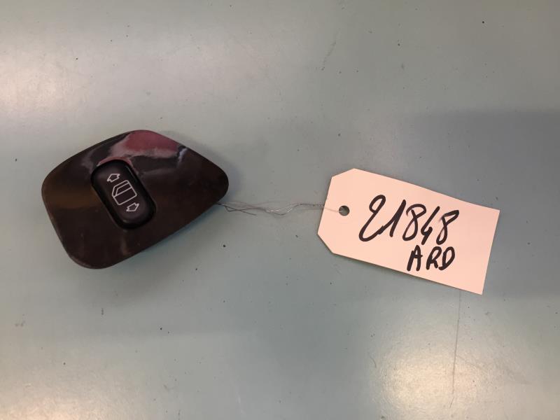 Interruttore lavacristalli posteriore destro MERCEDES CLASSE E 210 PHASE 2 BREAK Diésel - 1