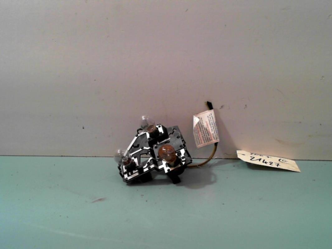 Base portalampade fanale posteriore sinistro PEUGEOT 206+ Diésel - 1