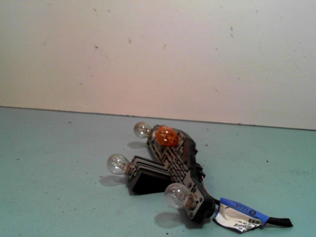 Base portalampade fanale posteriore destro RENAULT LAGUNA 2 PHASE 1 BREAK Gasolina - 1