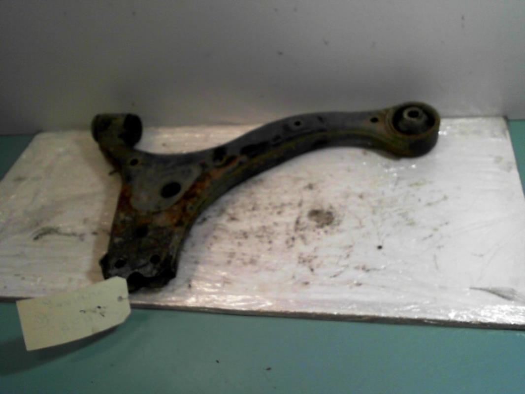 Triangolo inferiore anteriore sinistro KIA CARNIVAL 2 Diésel - 1
