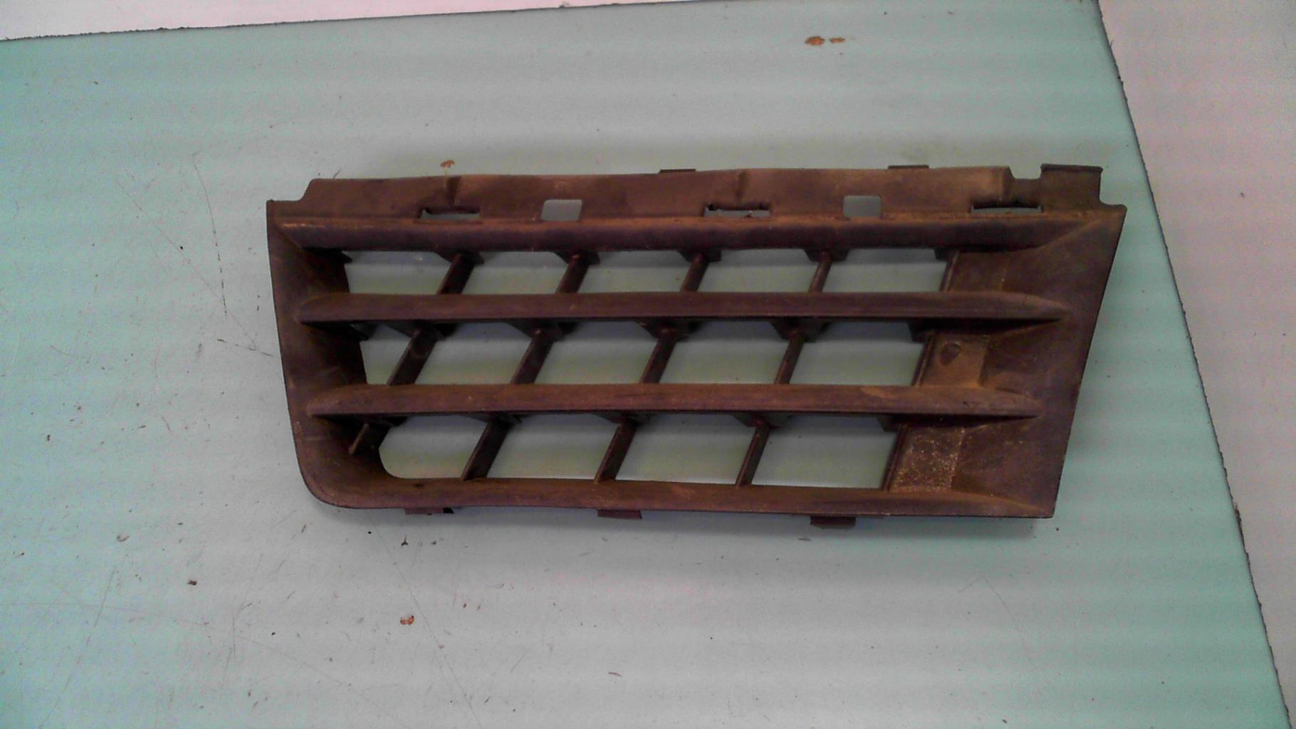 Calandre gauche RENAULT SCENIC 2 PHASE 1 Diesel - 1