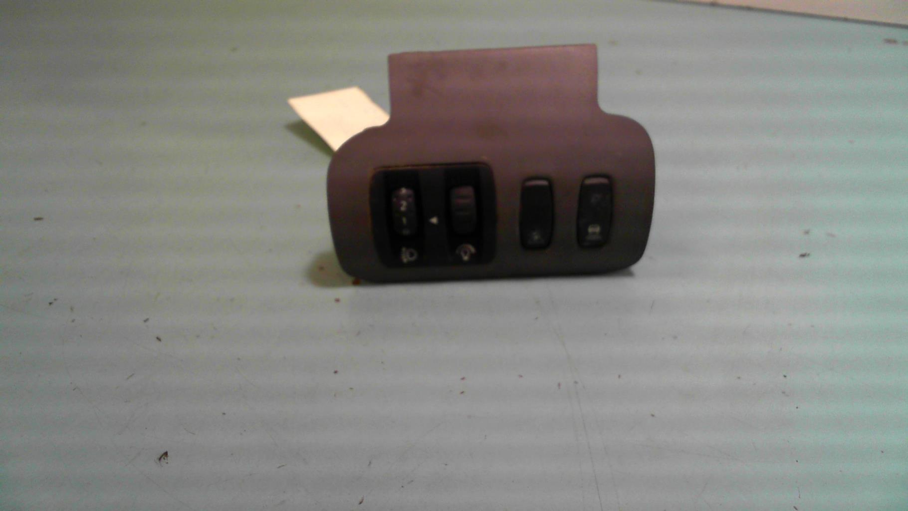 Commande de reglage hauteur de phare RENAULT SCENIC 2 PHASE 1 Diesel - 1