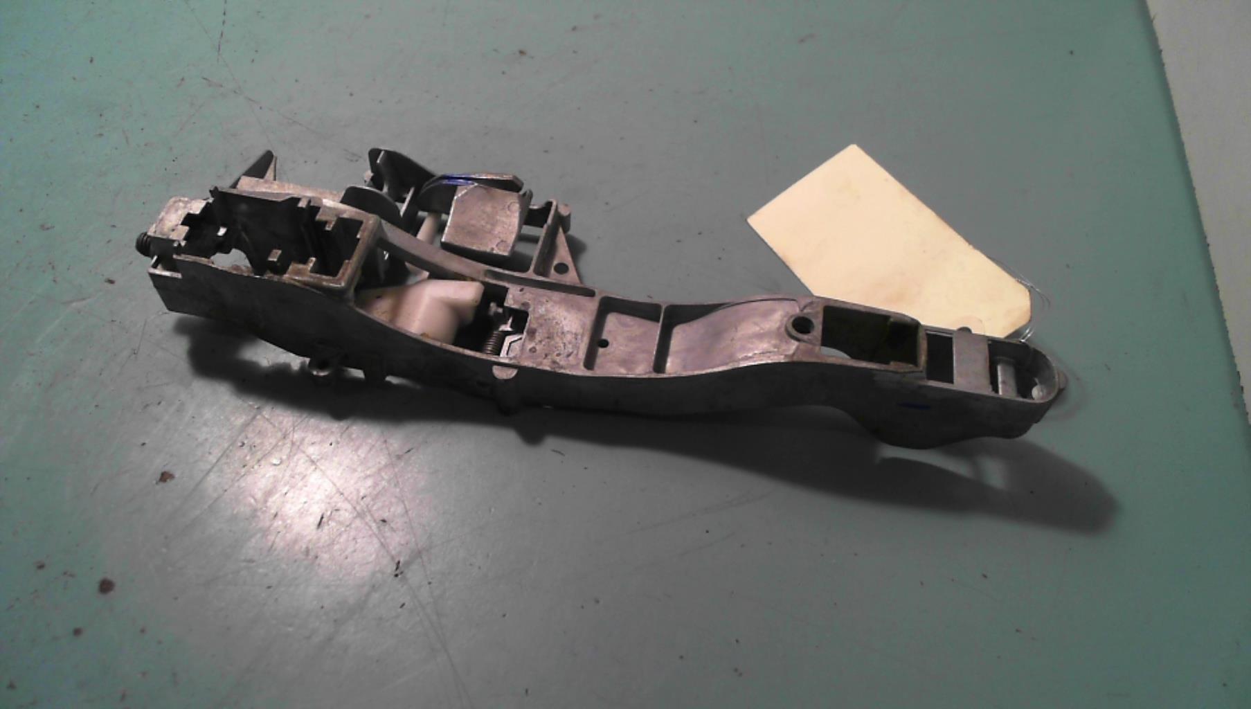 Supporto maniglia portiera anteriore destra PEUGEOT 208 1 PHASE 1 Diésel - 1
