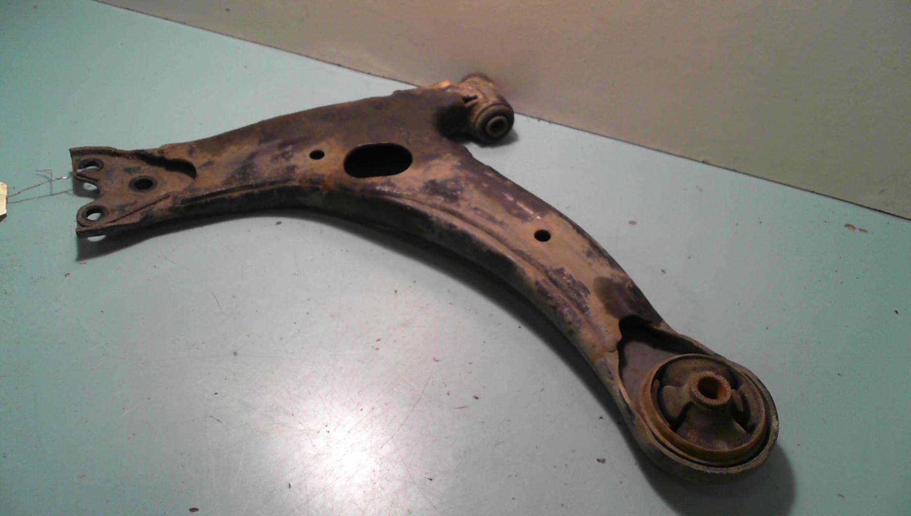 Triangolo inferiore anteriore destro TOYOTA COROLLA VERSO 2 PHASE 1 Diésel - 1