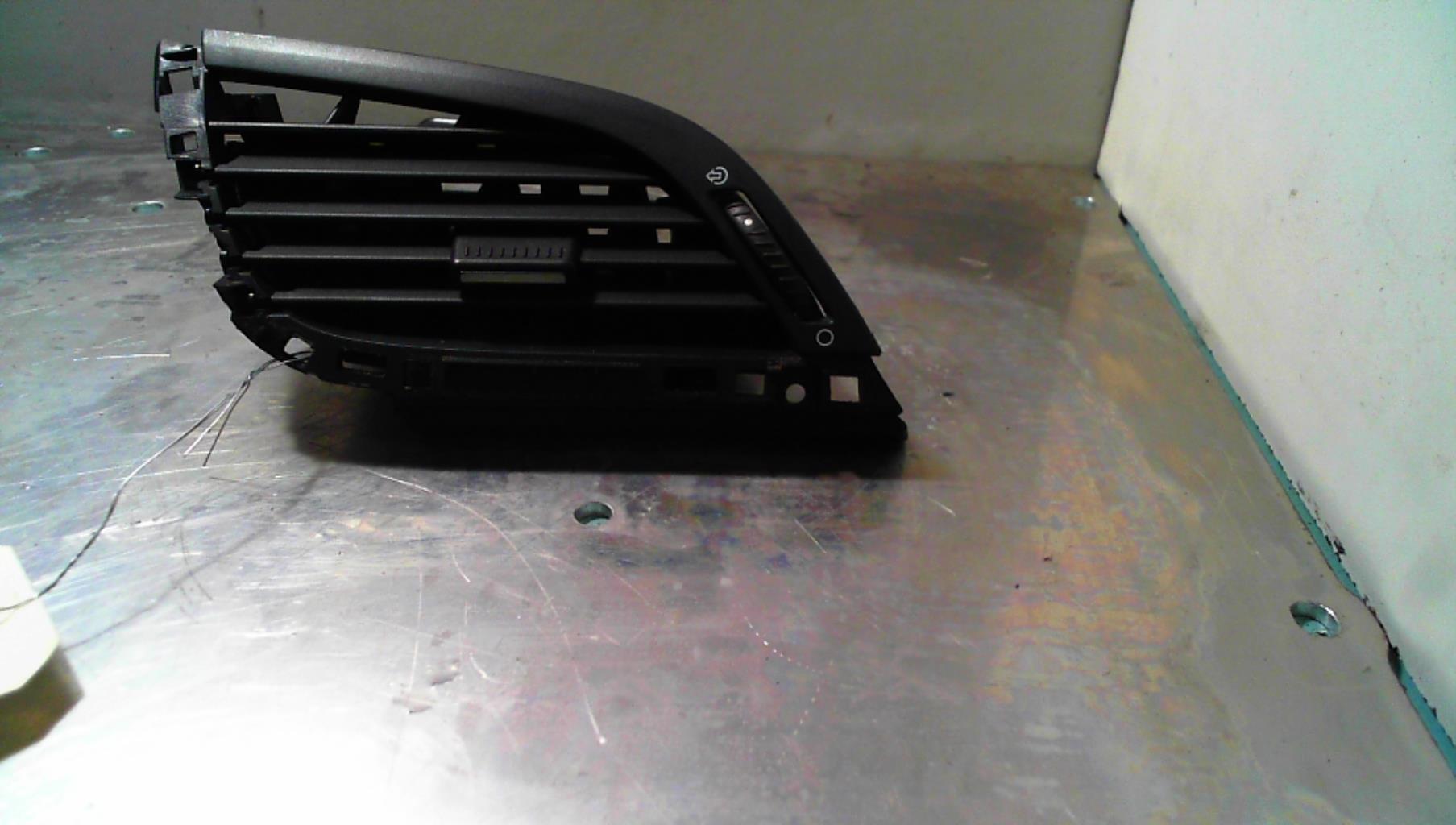 Bocchetta aerazione cruscotto anteriore sinistra PEUGEOT 207 PHASE 1 Diésel - 1