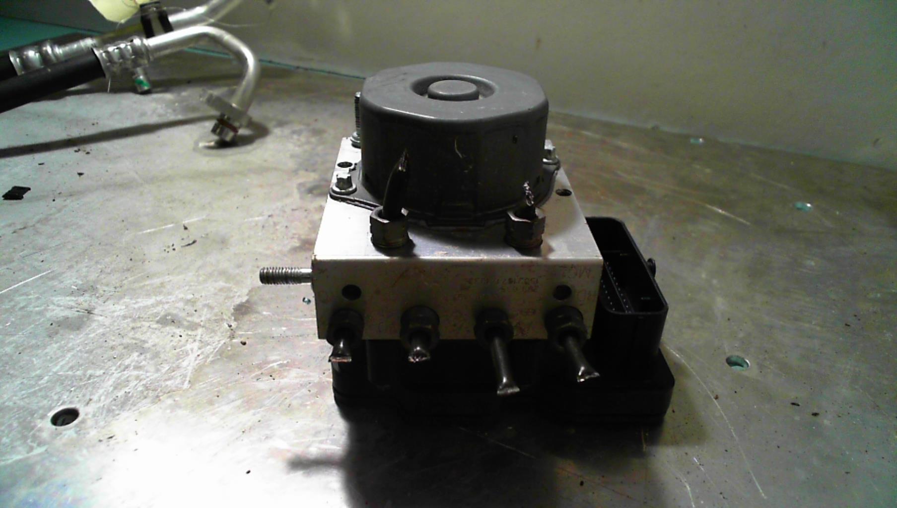 Blocco ABS (antibloccaggio freni) RENAULT CLIO 4 PHASE 1 BREAK Gasolina - 1