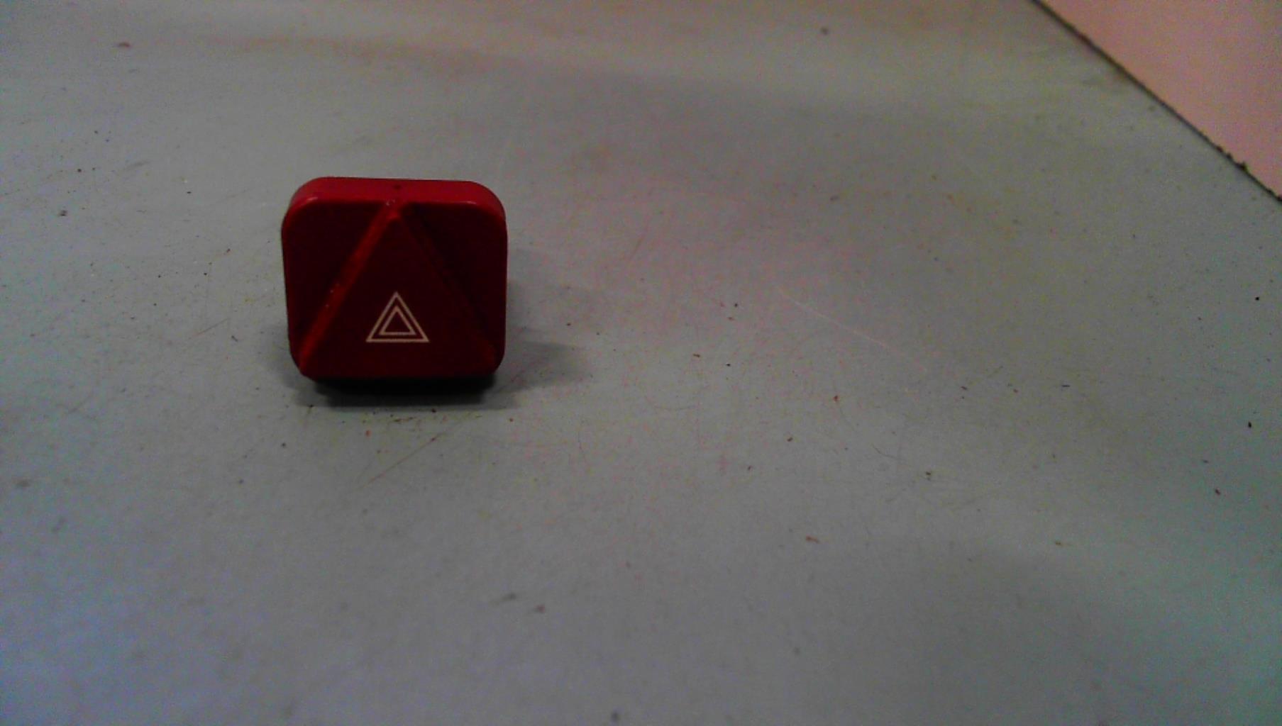 Bouton de warning PEUGEOT 1007 Diesel - 1