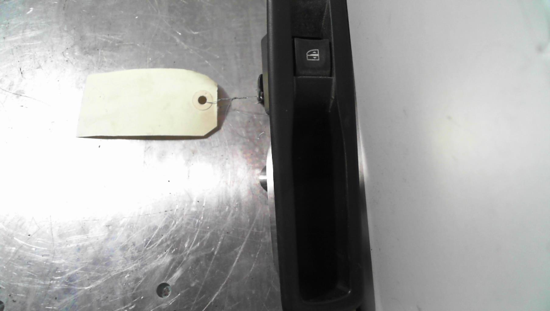 Interruttore lavacristalli posteriore sinistro RENAULT SCENIC 3 PHASE 1 Diésel - 1