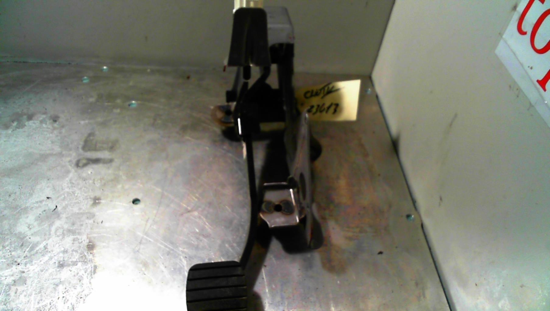 Pedale de frein RENAULT CLIO 4 PHASE 1 BREAK Essence - 1