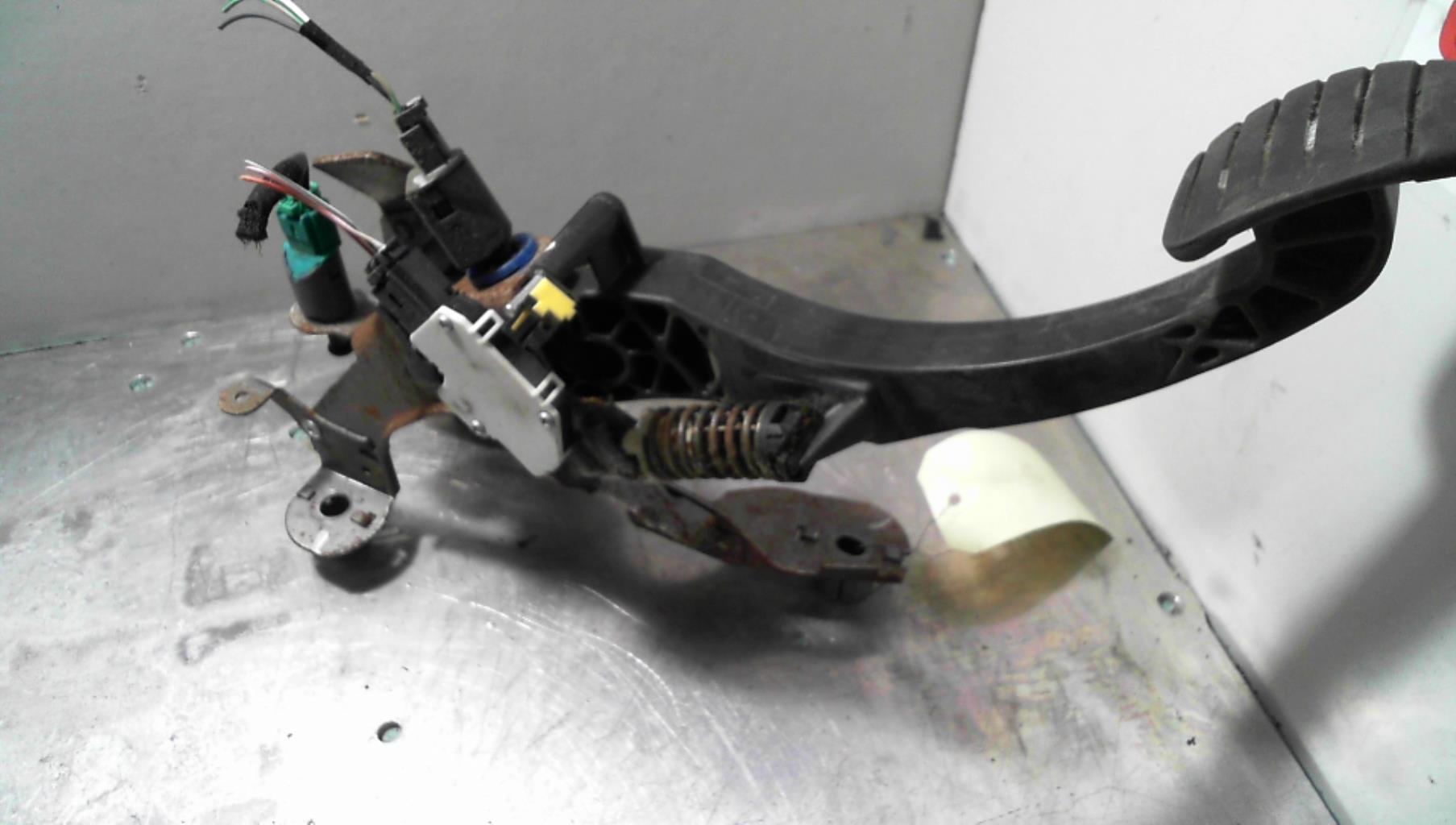 Pedale de frein RENAULT SCENIC 3 PHASE 1 Diesel - 1