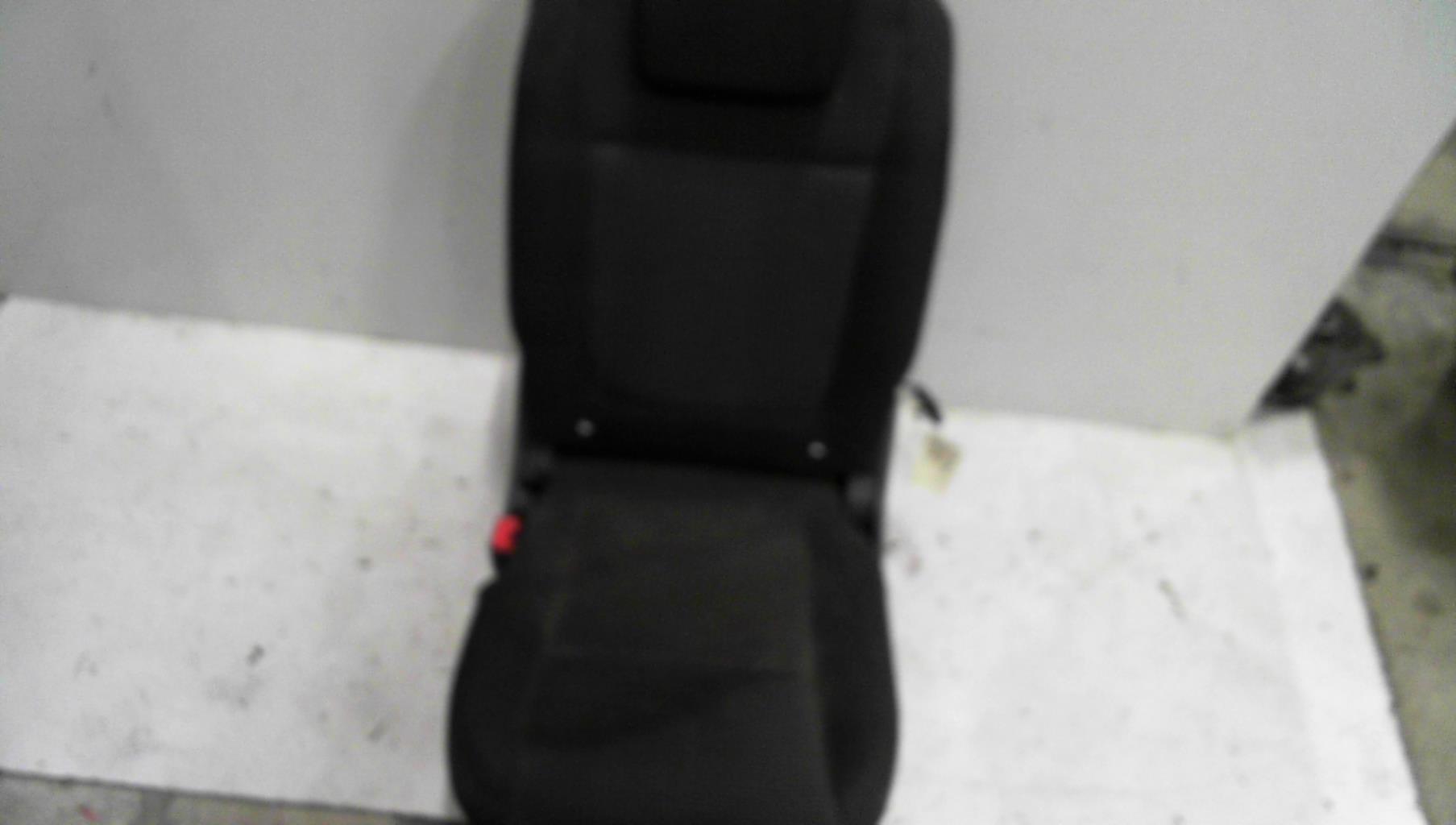 Sedile posteriore sinistro PEUGEOT 5008 1 PHASE 1 Diésel - 1