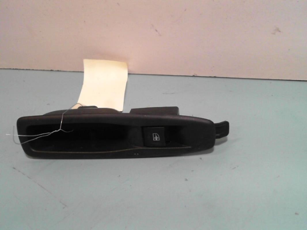 Interruttore lavacristalli posteriore destro RENAULT CLIO 4 PHASE 1 Gasolina - 1