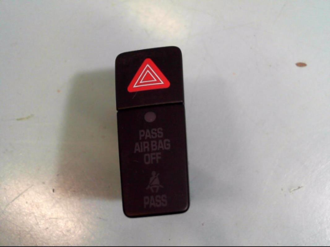 Bouton de warning SUZUKI SWIFT 4 Essence - 1