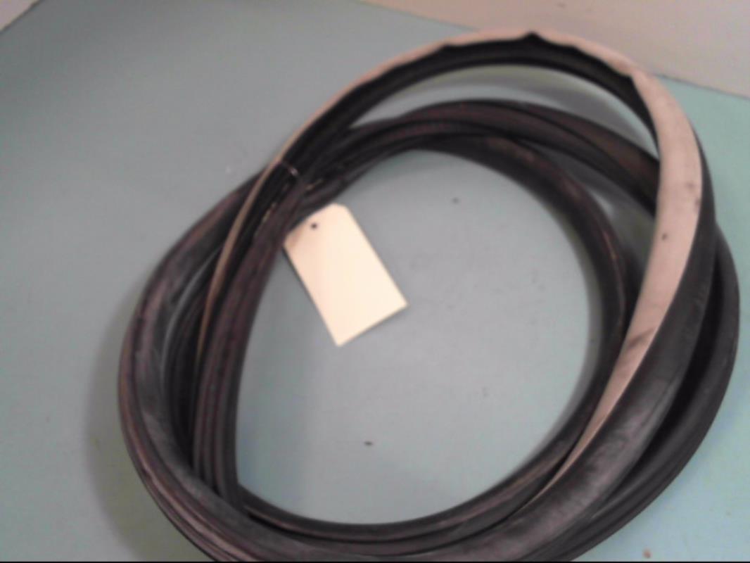 Guarnizione sportello anteriore destro VOLKSWAGEN PASSAT 4 PHASE 1 BREAK Diésel - 1