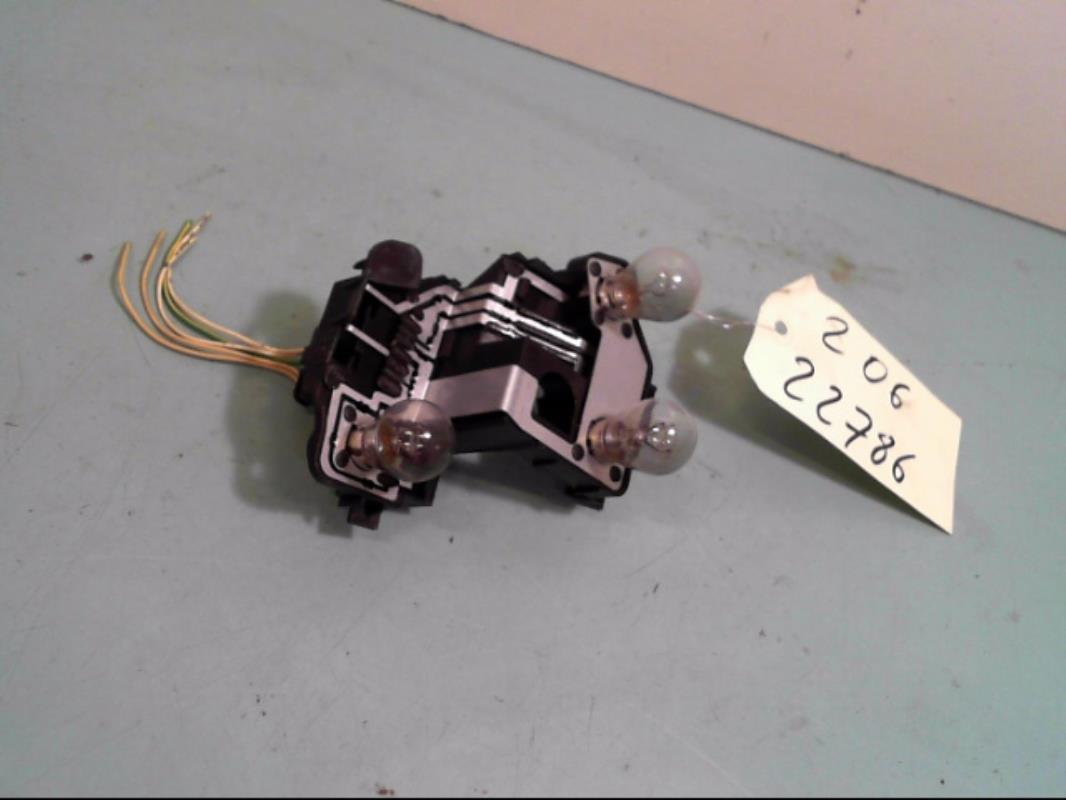 Base portalampade fanale posteriore destro PEUGEOT 206 Diésel - 1