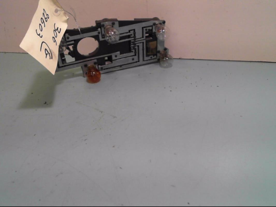 Base portalampade fanale posteriore sinistro PEUGEOT 306 PHASE 2 Gasolina - 1
