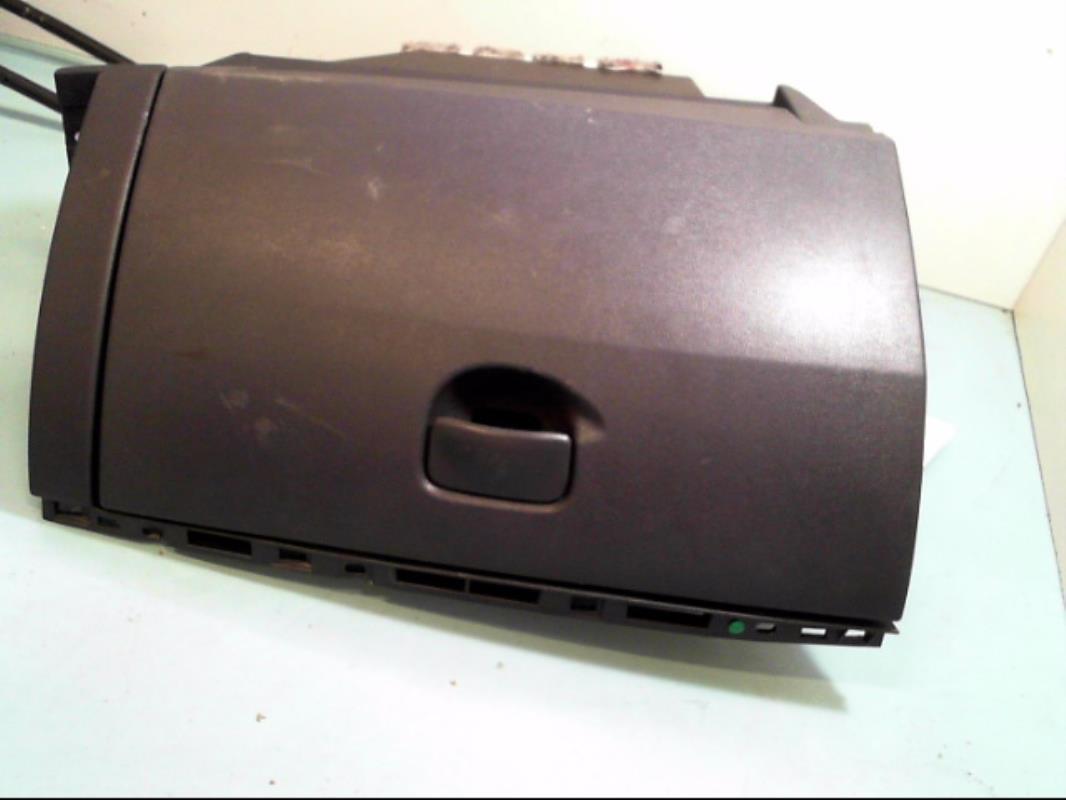 Boite a gants RENAULT CLIO 3 PHASE 1 Essence - 1