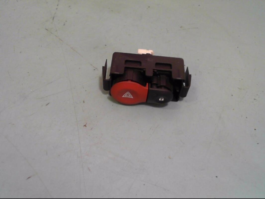 Bouton de warning RENAULT CLIO 3 PHASE 1 Essence - 1