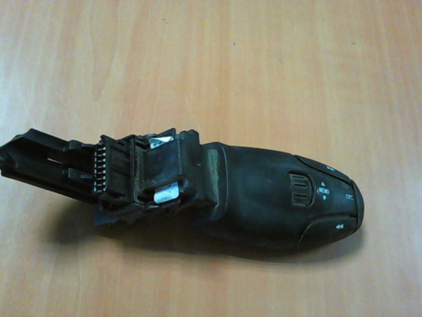 Commande autoradio PEUGEOT 807 Diesel - 1