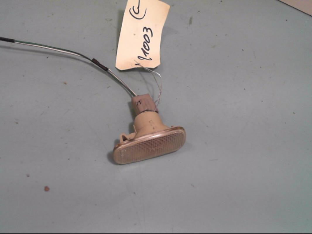 Ripetitore lampeggiante anteriore sinistro (Luci) TOYOTA COROLLA VERSO 1 Diésel - 1