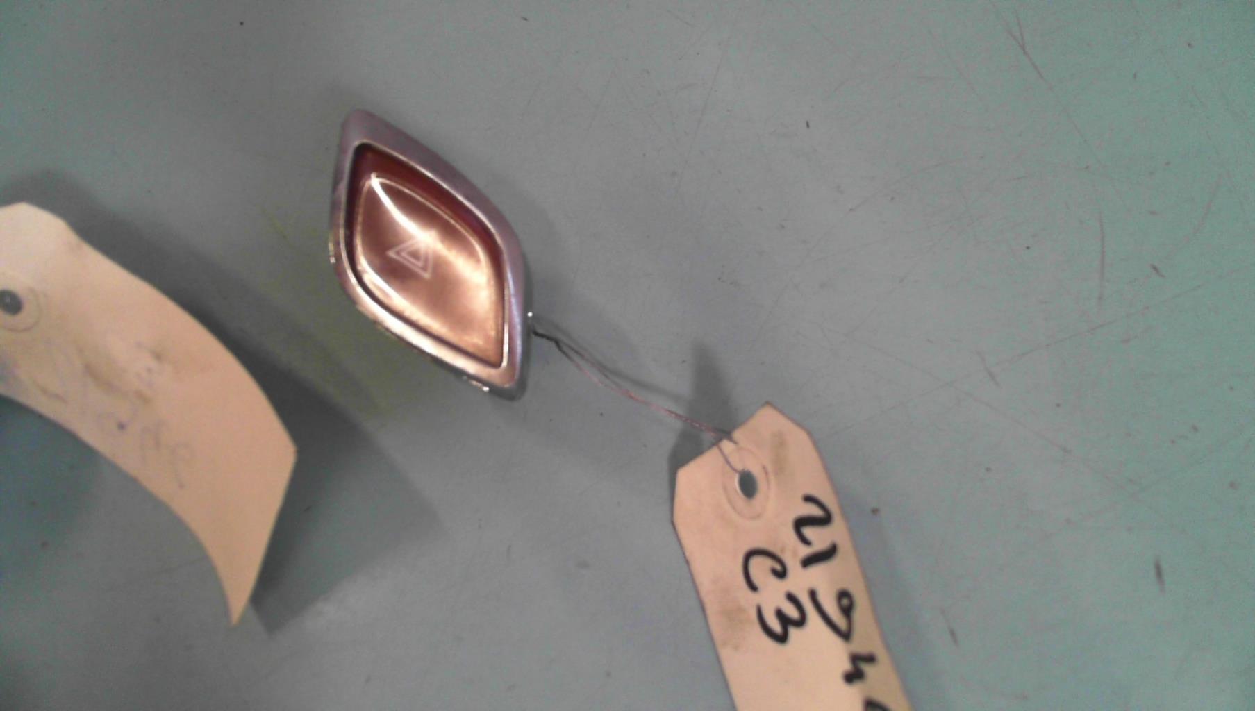 Bouton de warning CITROEN C3 2 PHASE 1 Diesel - 1