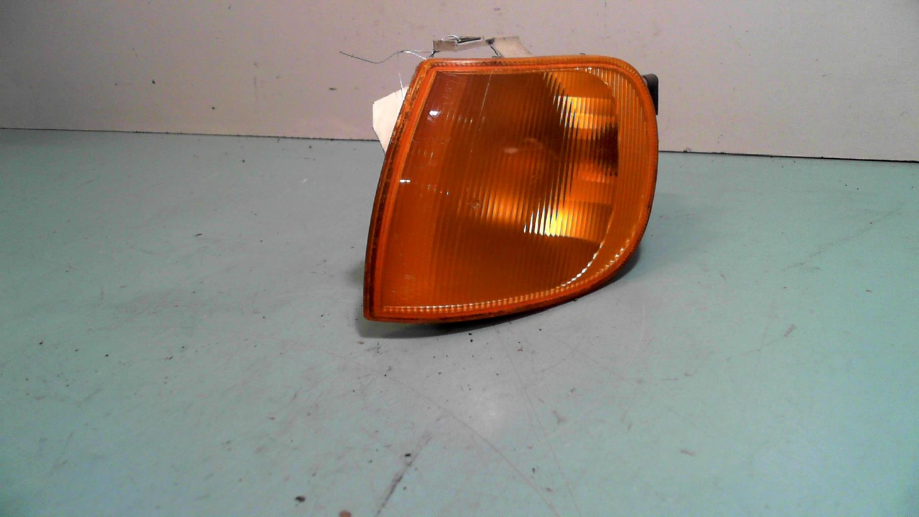 Gruppo ottico anteriore secondario sinistro (luci)(freccia) VOLKSWAGEN POLO 3 PHASE 1 Diésel - 1