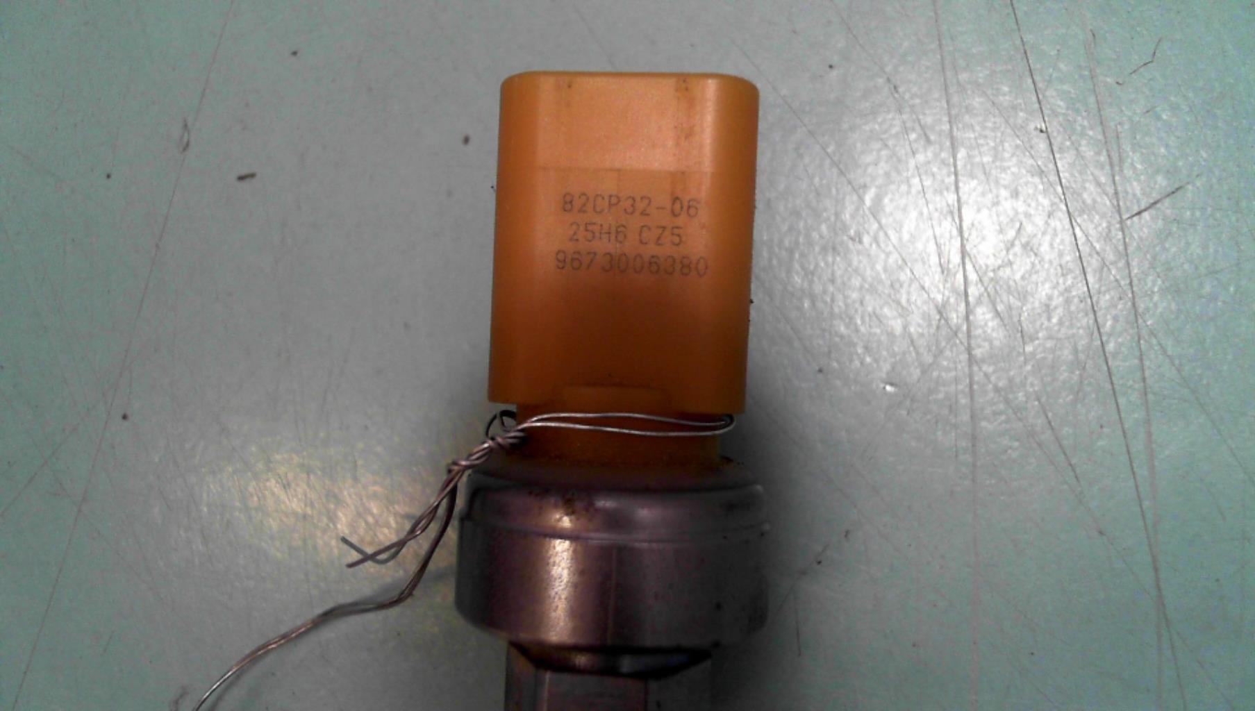 Pressostat de climatisation PEUGEOT 308 2 SW PHASE 1 BREAK Diesel - 1