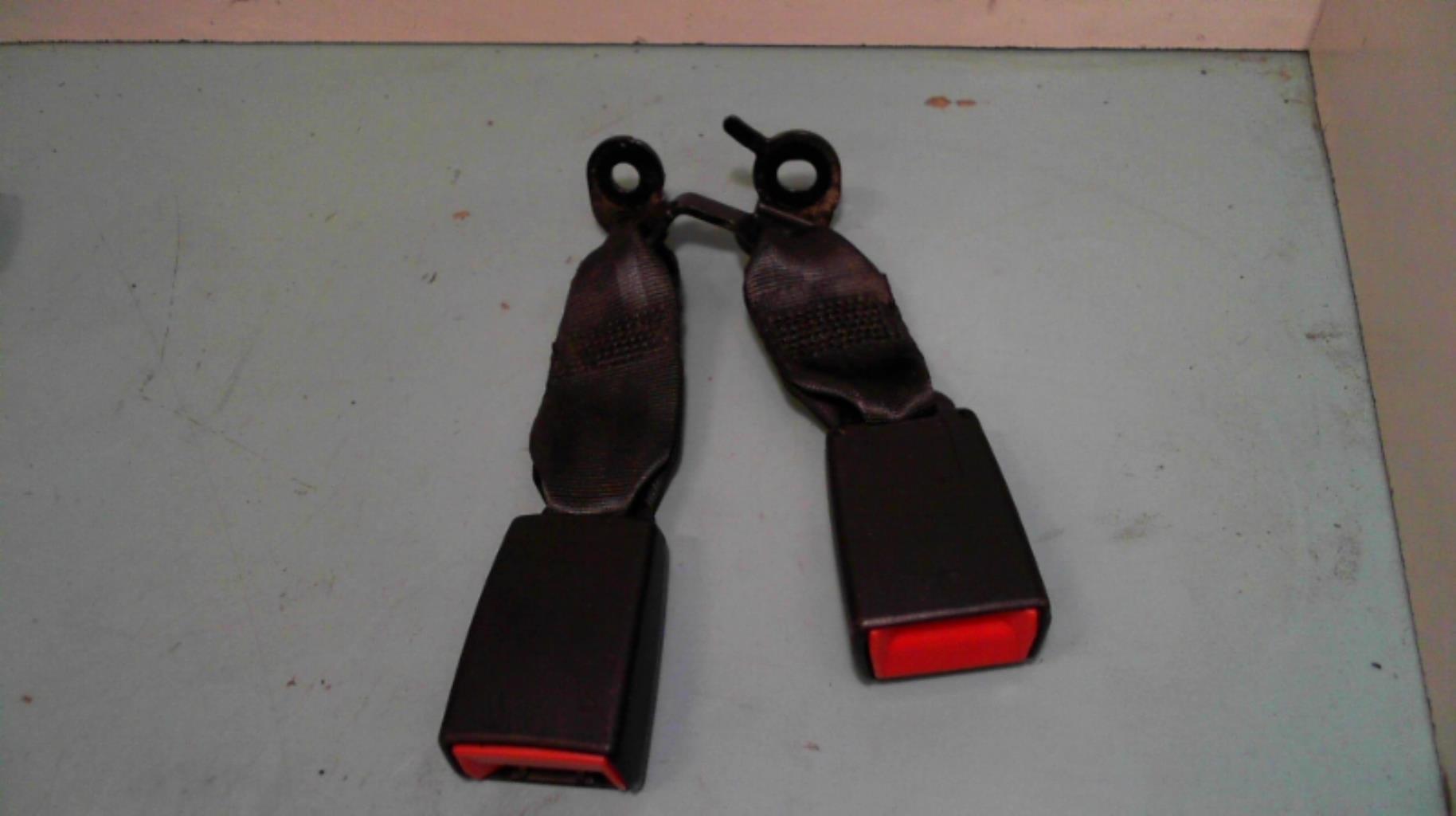 Aggancio cintura sicurezza posteriore sinistro CITROEN C3 2 PHASE 1 Diésel - 1
