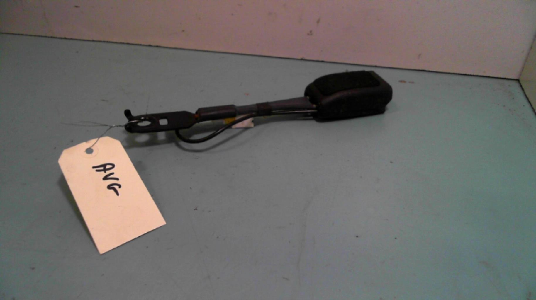 Aggancio cintura sicurezza anteriore sinistro CITROEN C4 2 PHASE 1 Diésel - 1