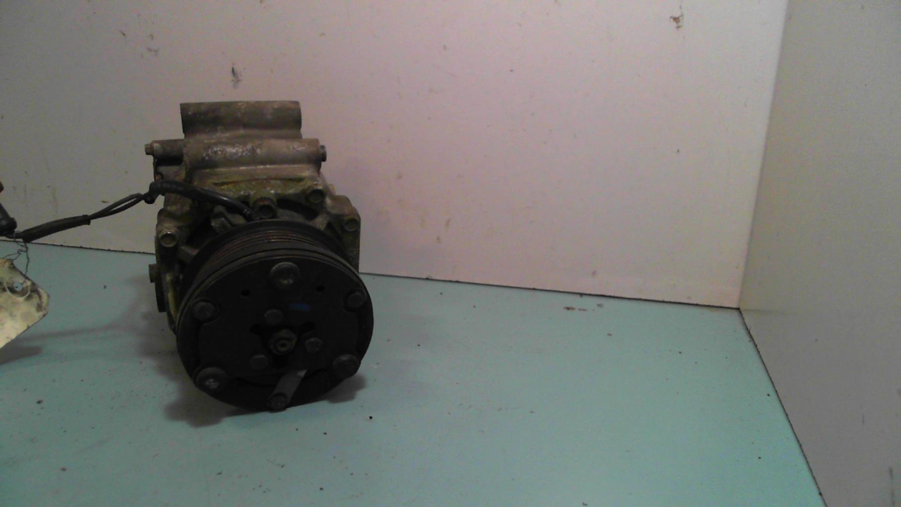 Compresseur clim FORD FOCUS 1 Essence - 1